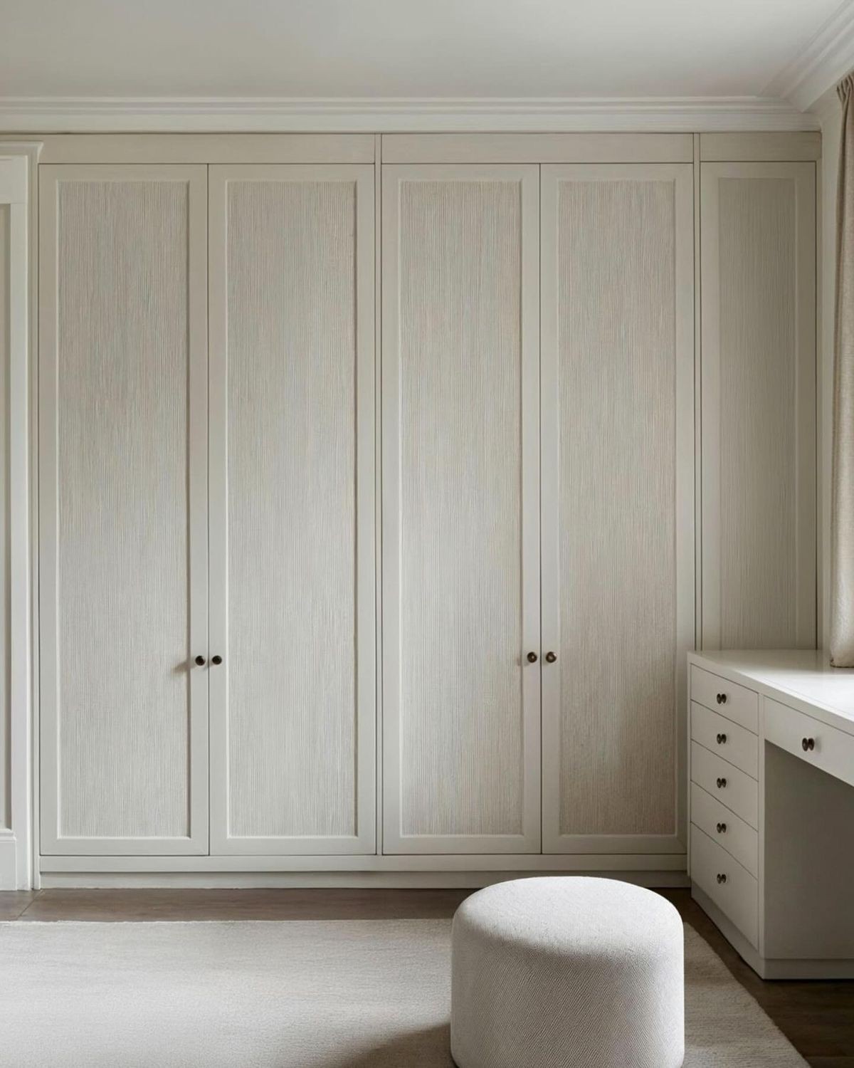 Nior Wardrobe, white