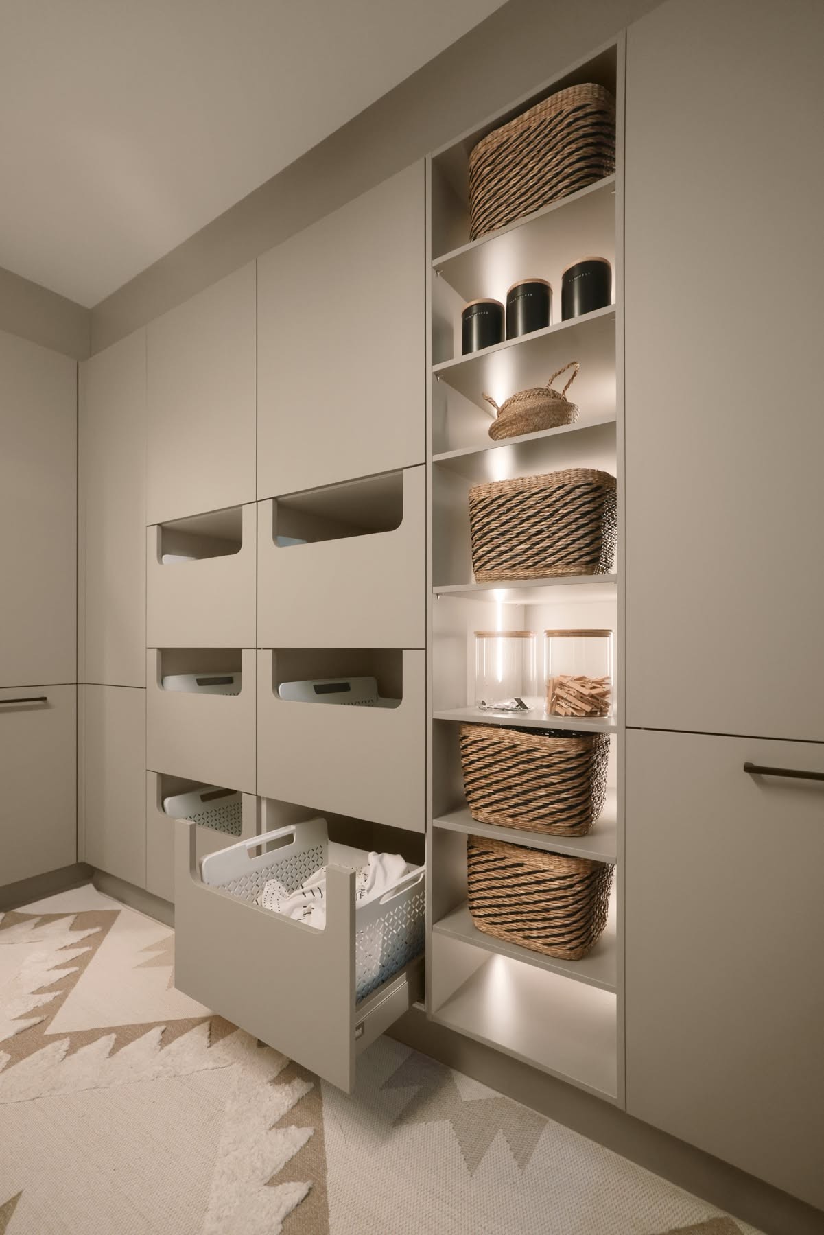 Siros Linen Wardrobe
