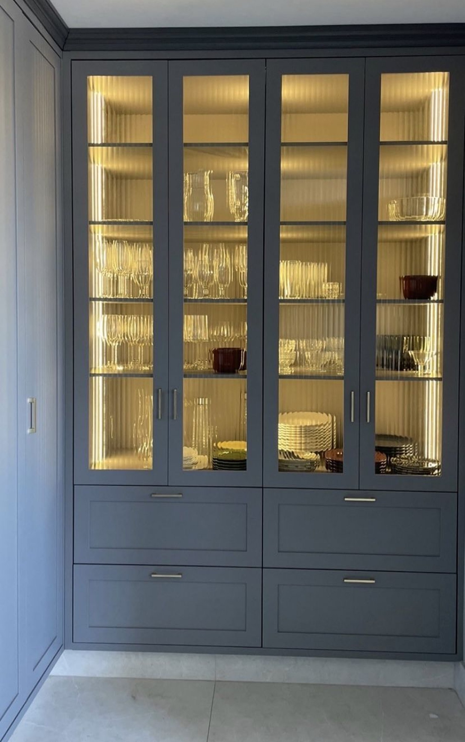 San Gimignano display cabinet