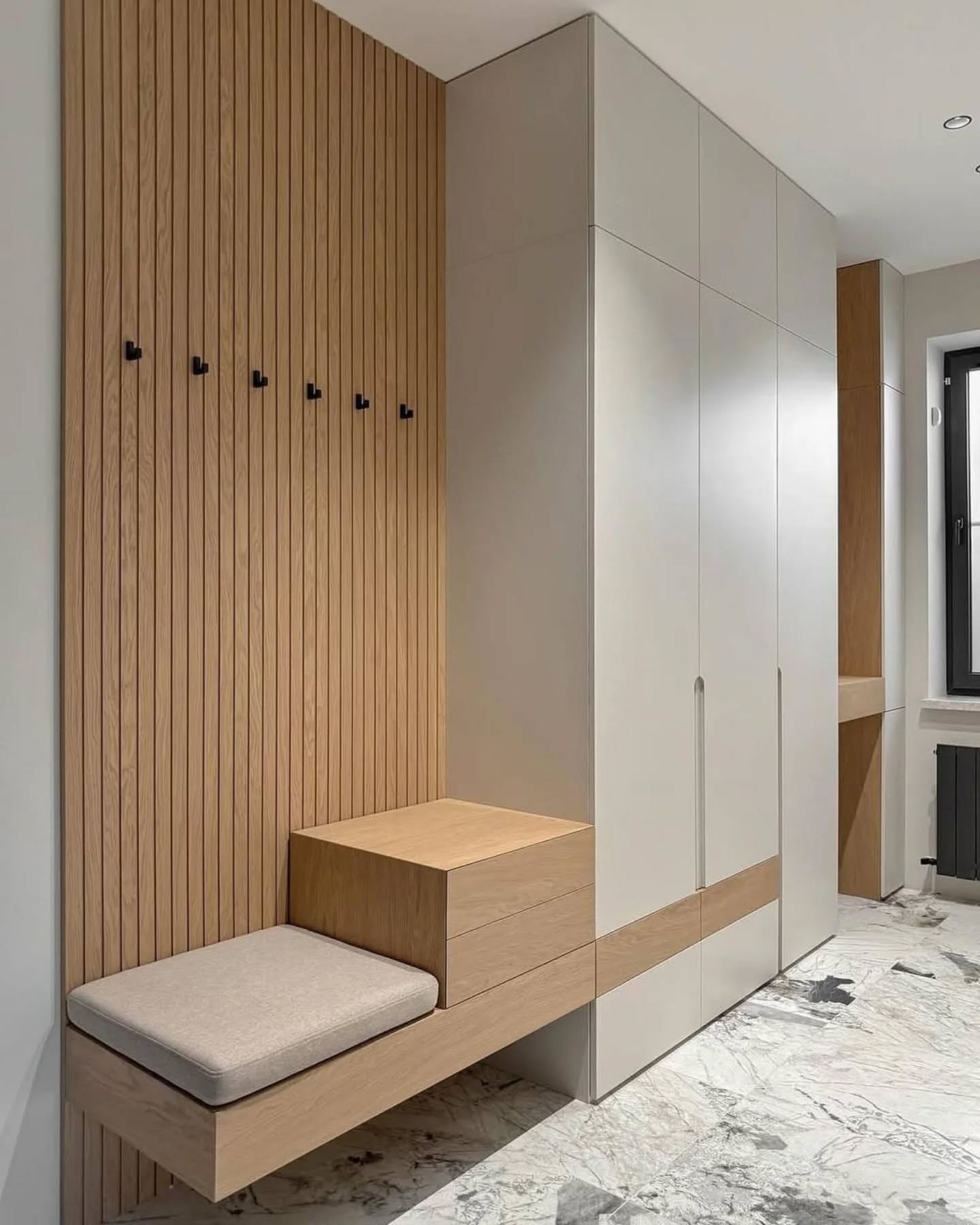 Zug chipboard wardrobe