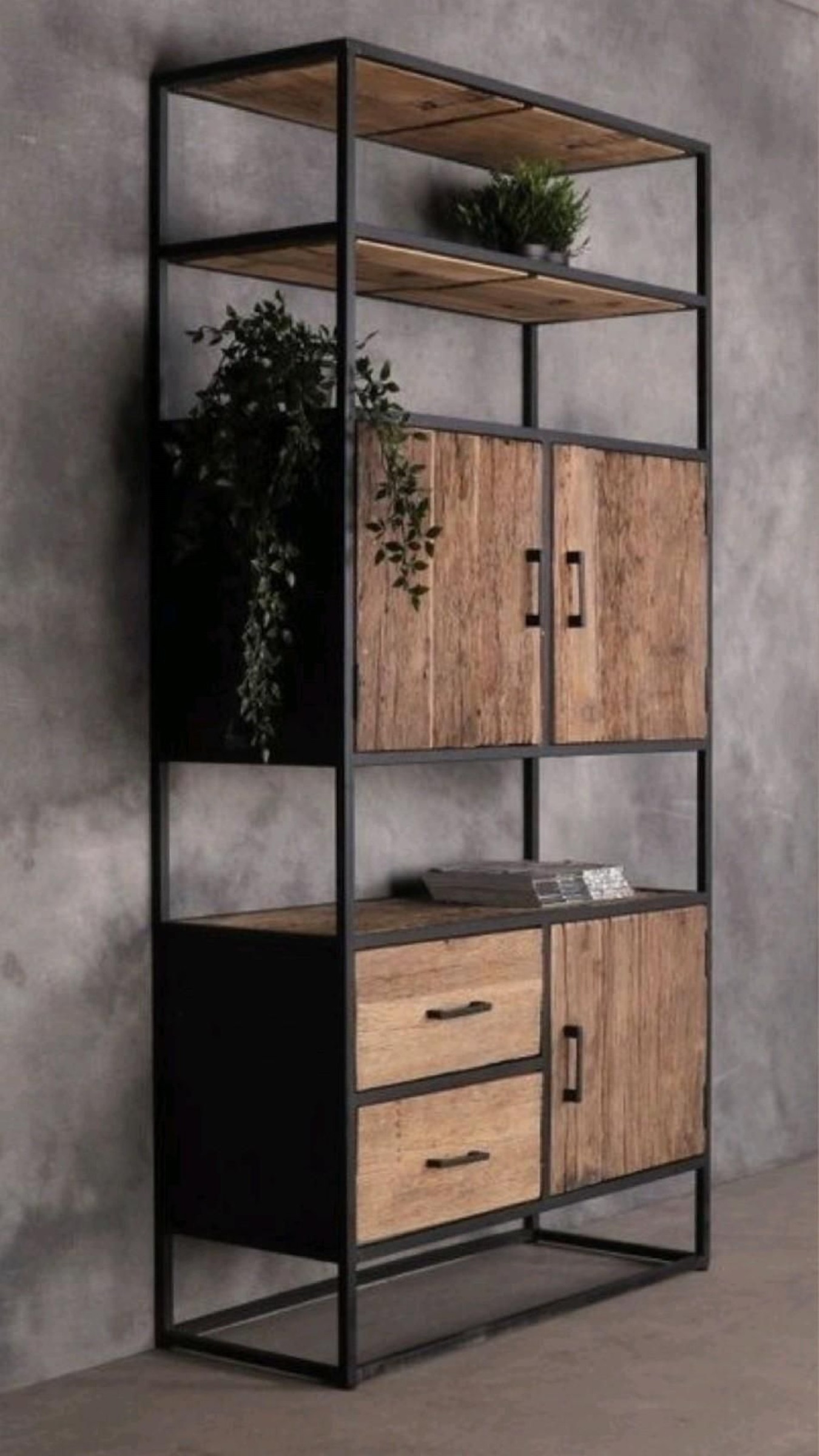 Murcia loft-style wardrobe