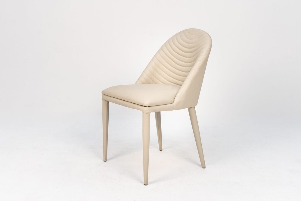 Chair with quilted back, ivory