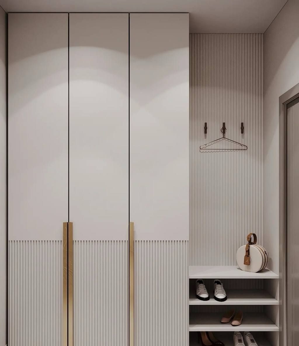 Aarhus Three-Door Wardrobe