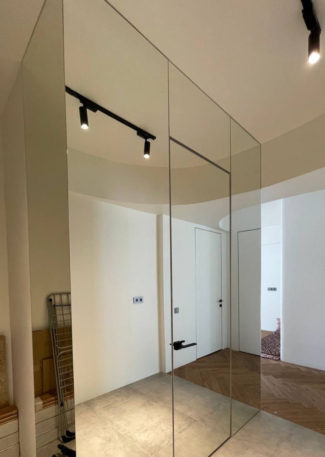 Druskininkai Corner Wardrobe with Mirror